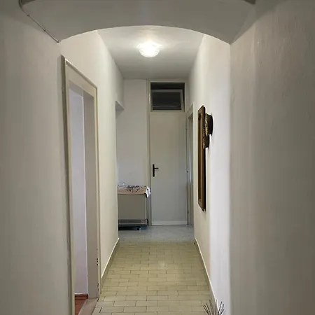 Old Town 5 Апартаменти *